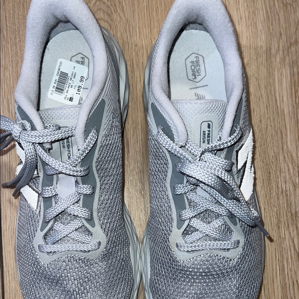 New Balance Arishi V4 Light Gray Athletic Sneakers - Picture 14 of 15